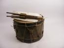 Old drum without grenades, with 2 sticks, white baldric and horn