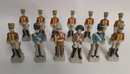  15 figurines 