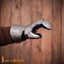 Mittons articulées avec gants en cuir -XVe siècle- La paire