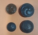 WWI. Set of 2 sample cards featuring 23 military buttons from Éts David. Very limited stock.