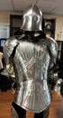 Armure gothique. Une seule à vendre, occasion proche du neuf, jamais portée.