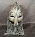 Casque viking Rus avec maille et garnirure intérieure cuir amovible. Un seul exemplaire à vendre.