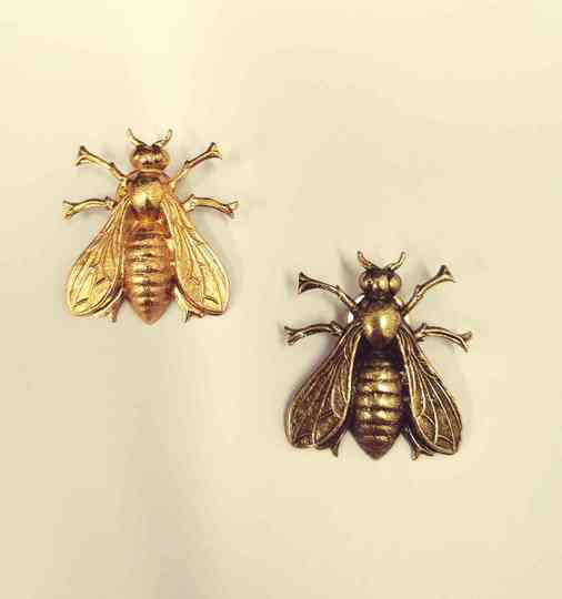 Brass bee with old gold patina 37 x 34 mm