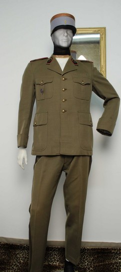 Uniform of commandant de spahi with kepi, circa 1970.