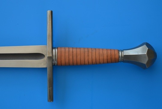 Épée très courte - XVème - Pommeau en poire à facette