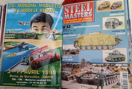 Lot des 35 premiers numéros de la revue Steel masters dans leurs classeurs de rangement