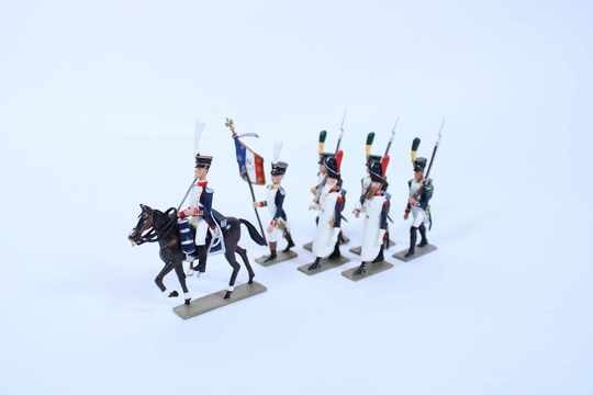 Figurines box Lucotte - 67 th reg of line 12 soldiers on foot, one officer on horse .