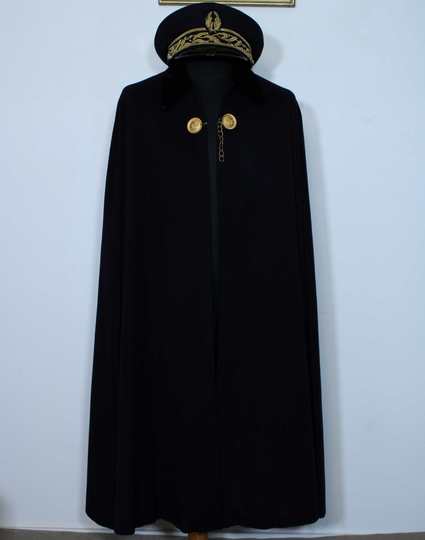 Cloak and hat for sous -prefet.