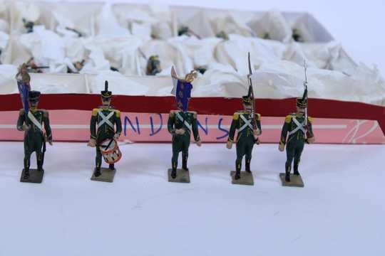 25 soldiers of light infantry by CBG, original green