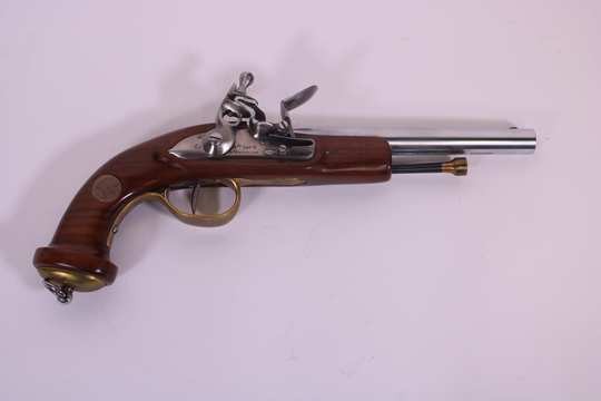 Mamelouk pistol WITHOUT CASKET, by Pedersoli, for shooting with black powder. Limited serie number 33/200.