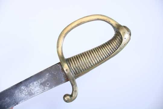 Sabre briquet, Empire type, made by Manufacture de VERSAILLES. Guard stamped during Empire period, blade of beginning of restoration.