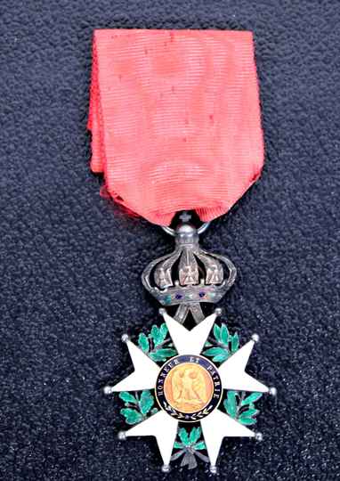 Order: Légion d'Honneur, original medal of chevalier, second Empire (1852-1870) with its original ribbon.