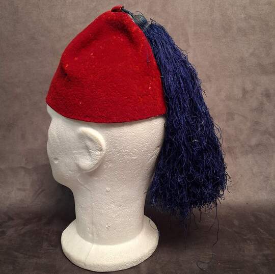 Chéchia with pompon.