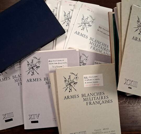 Aries: Armes blanches militaires Françaises, du règne de Louis XIV à nos jours. Over 350 plates. Includes a bound index!