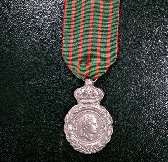 Copy of medal of sainte helene with his ribbon