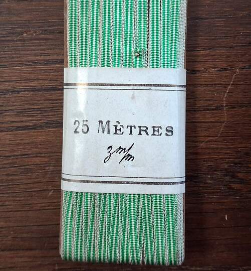3 mm wide ribbon for the Morocco Commemorative Medal. Price per 25 meters.