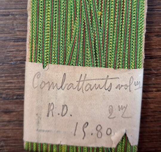 3 mm wide ribbon bar for the Volunteer Combatant's Medal. Price for 15.80 m.