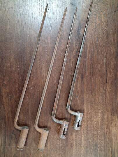 Set of 4 socket bayonets, late 18th to early 19th century.