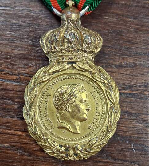 Saint Helena medal, original gilded decoration with old ribbon.