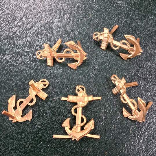 Naval anchor insignia – Rope does NOT cross over the ring – New, from old stock – Price by one