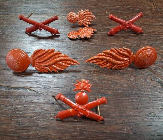 WWI. BELGIUM- Set of 7 badges, red-enameled - New, from old stock